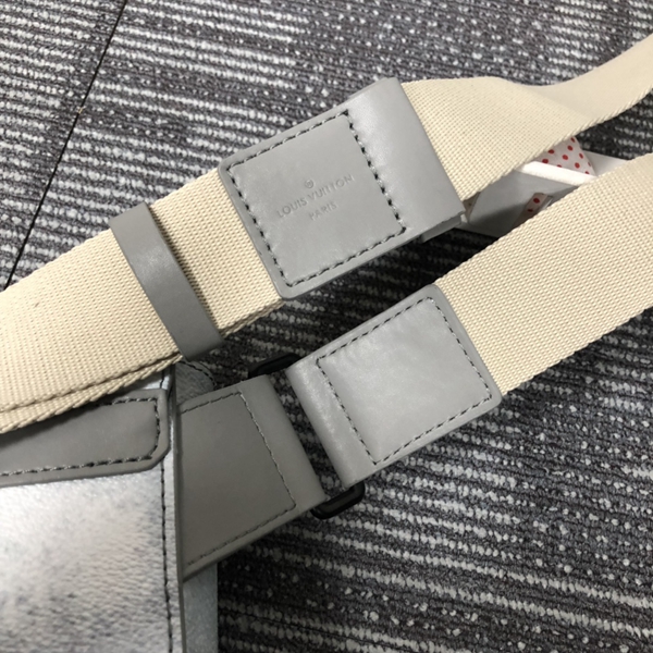 ルイヴィトンバッグ着用イメージ